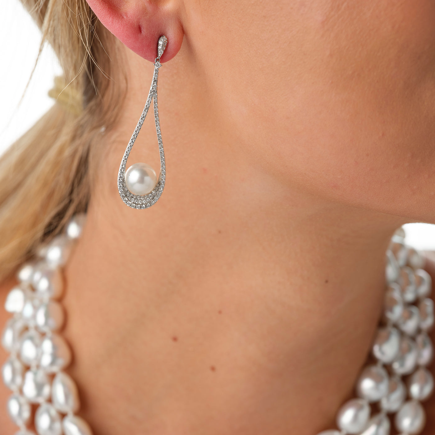 White South Sea Diamond Teardrop Earrings