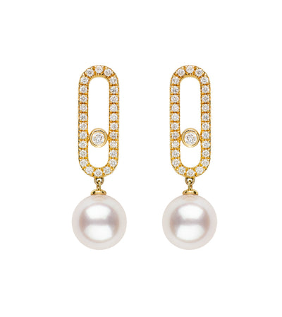 These earrings feature a modern yet elegant design with a single link adorned with sparkling white diamonds and a drop of luminous Akoya pearl.