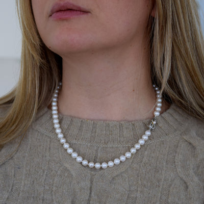 Bow Freshwater Pearl Necklace