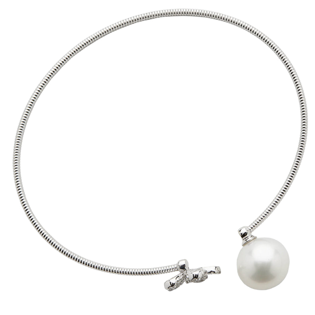White South Sea Daisy Cuff