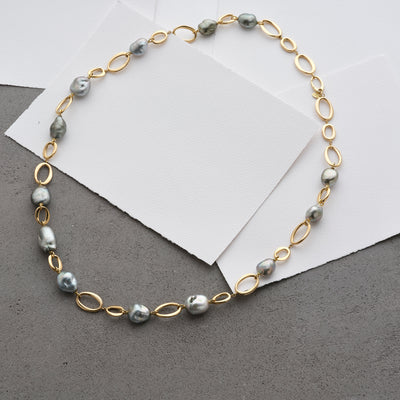 Firenze necklace with Italian Oval 18K Link Chains. Baroque Keshi Pearls, Tahitian. Golden Era. 