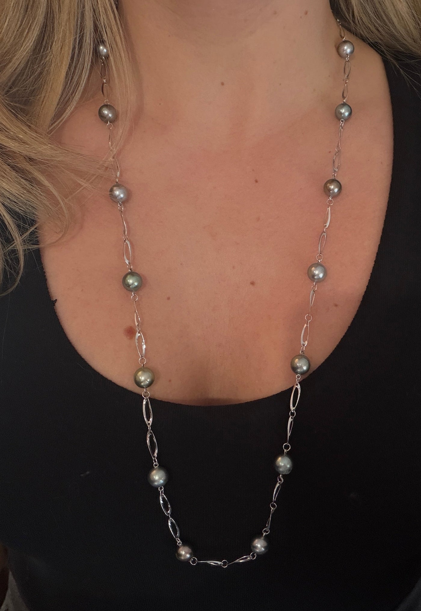 Tahitian Twisted Link Necklace