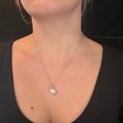Linear Luxe South Sea Pearl Pendant