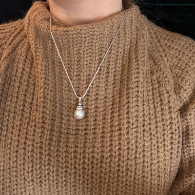 The White Halo Pendant Necklace