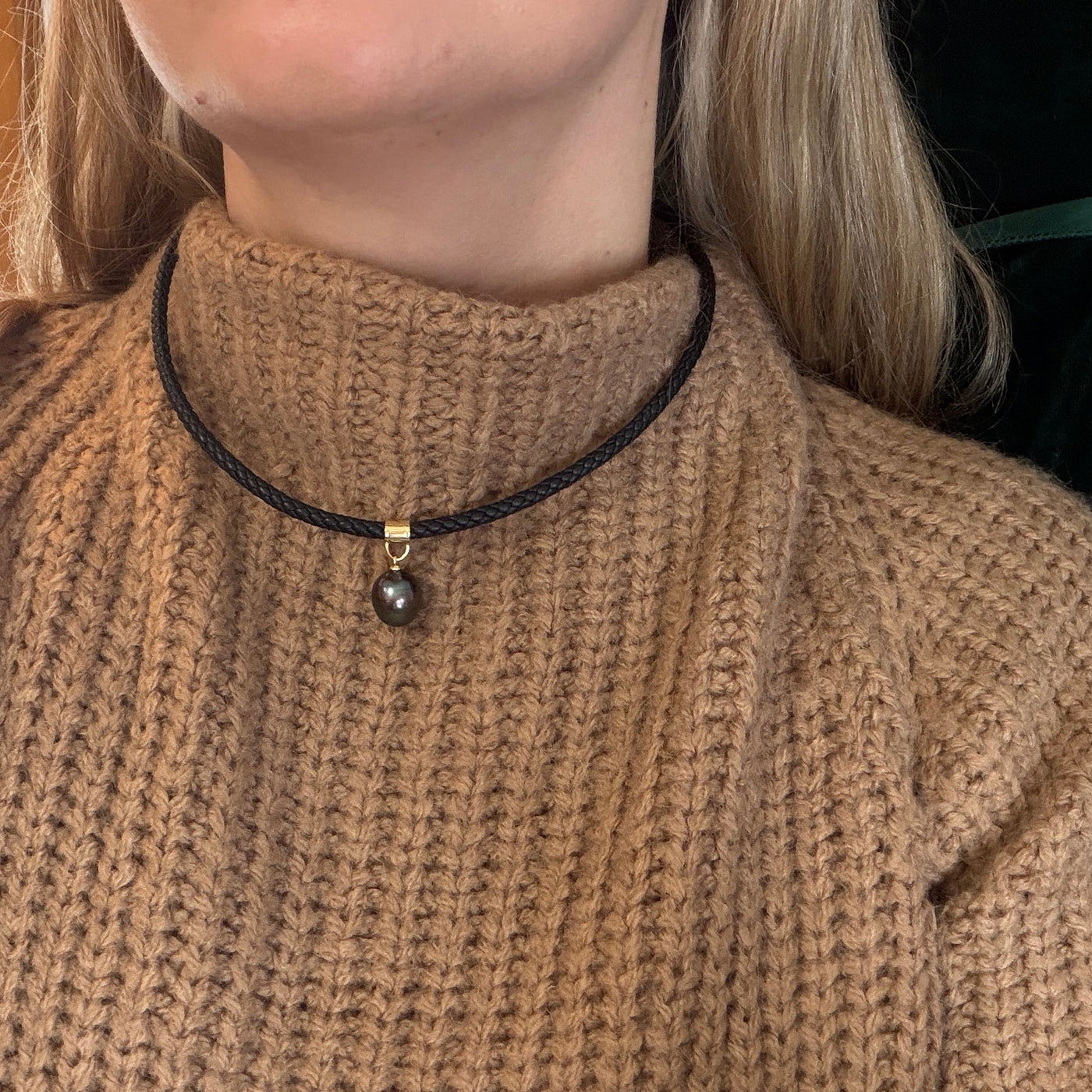 Unisex Italian Leather South Sea Chocker