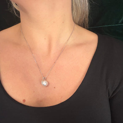 White South Sea Pearl & Diamond Pendant