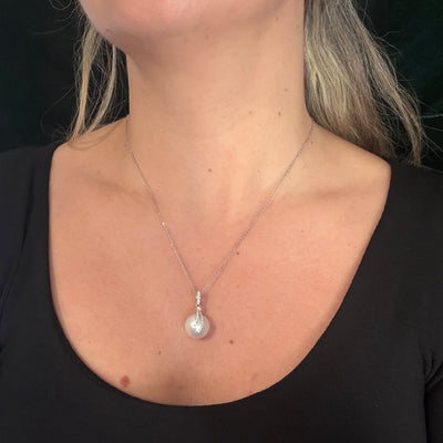 Lustre Motif Pearl Pendant