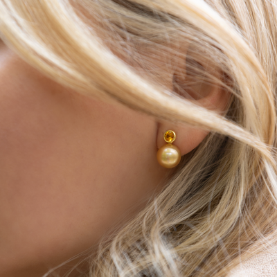 Golden Pearl Sapphire Bezels