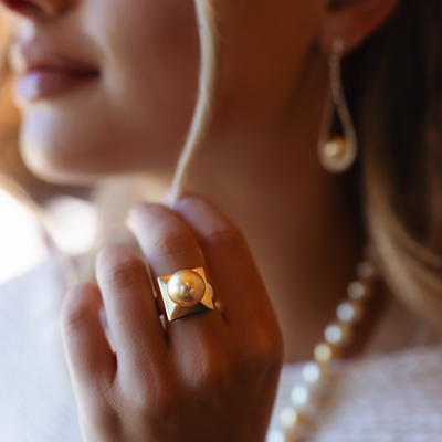 Auric Crest Pearl Ring